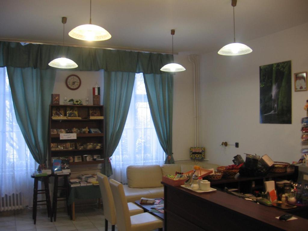 ホテルMater Salvatoris House Gödöllő エクステリア 写真